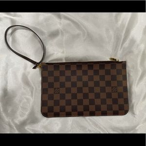 Louis Vuitton - Damier ebene Neverfull Pochette
